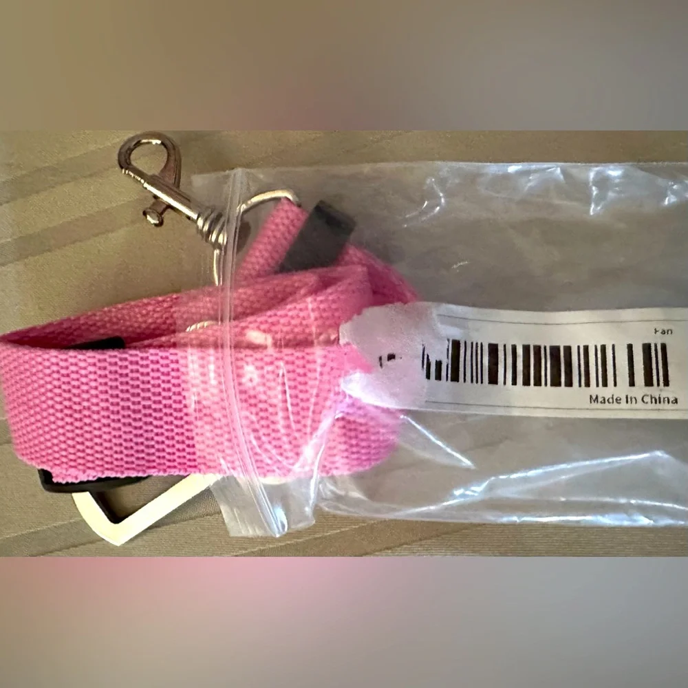 NWT untitled 2 dog seat belts in pink and green